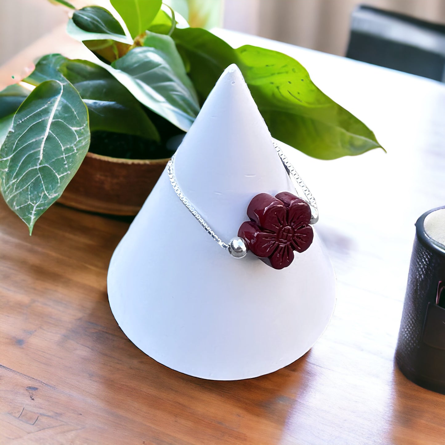 Elegant Flower Cinnabar Sterling Silver Chain Ring - Exquisite Artistry